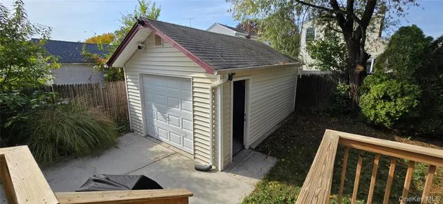a view of backyard with tree