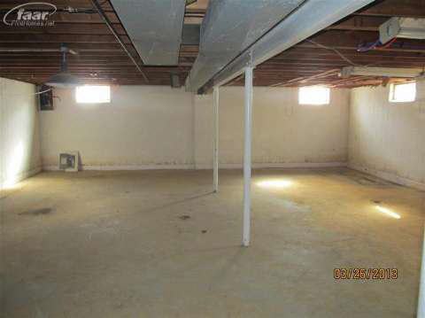 7487 West Stanley Road Flushing, MI 48433 - Photo 10 of 10 20346969-9.JPG