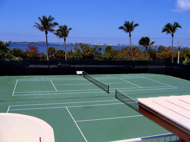 $10,000 | 5070 North Ocean Drive, Unit 16D, Singer Island, FL 33404