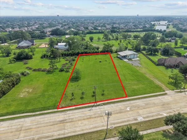 $329,900 | 818 Louisiana Avenue, League City, TX 77573