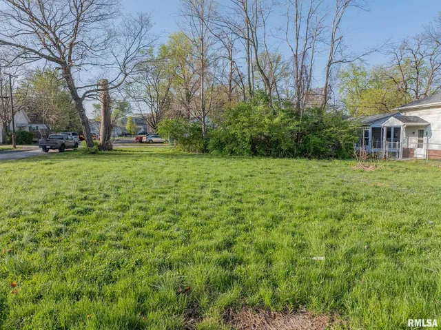 $33,000 | 873 East Noleman Street, Centralia, IL 62801