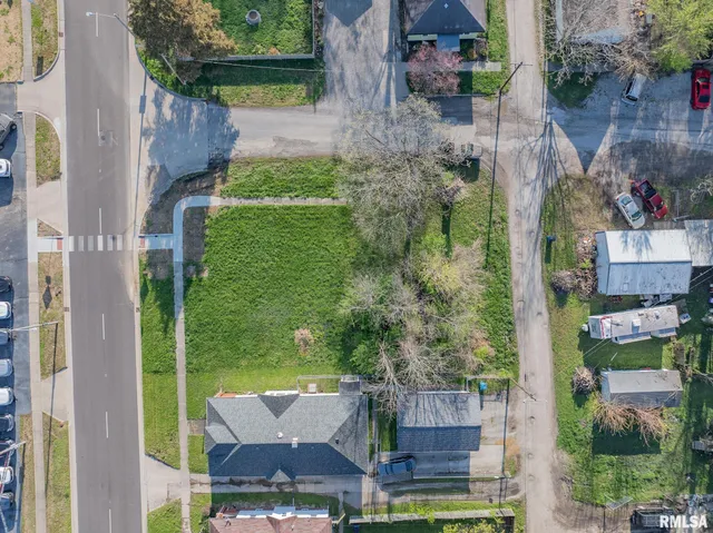 $33,000 | 873 East Noleman Street, Centralia, IL 62801