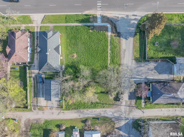 $33,000 | 873 East Noleman Street, Centralia, IL 62801