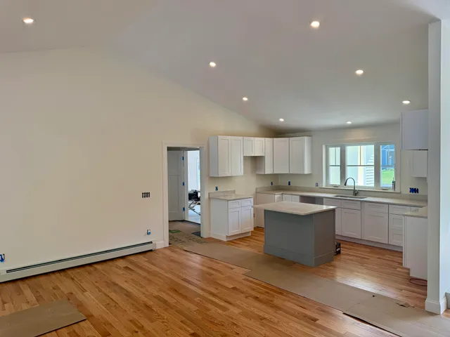 $729,900 | 23 Forest Glen Lane, Topsham, ME 04086