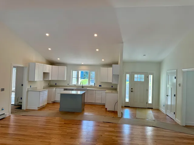 $729,900 | 23 Forest Glen Lane, Topsham, ME 04086