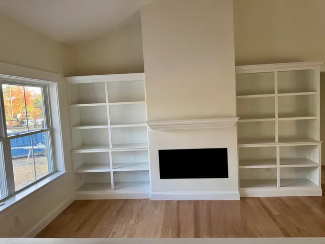 $729,900 | 23 Forest Glen Lane, Topsham, ME 04086