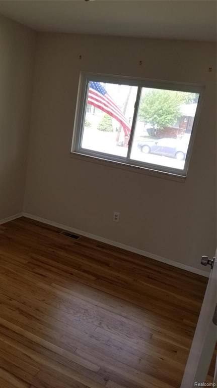 8358 Harding Center Line, MI 48015 - Photo 10 of 26