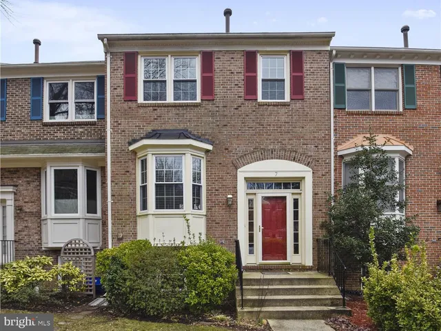 $632,900 | 7 Carriage House Circle, Alexandria, VA 22304