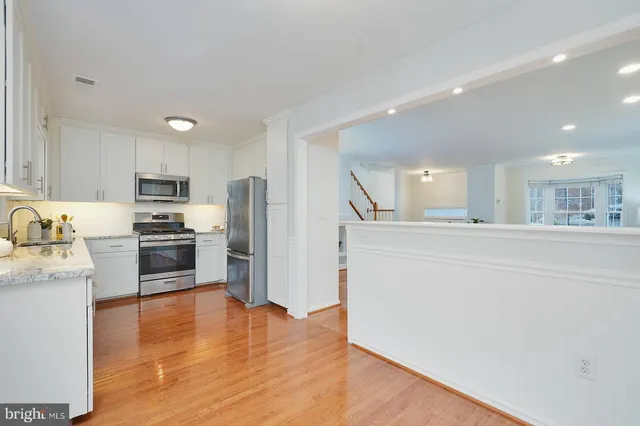 $632,900 | 7 Carriage House Circle, Alexandria, VA 22304