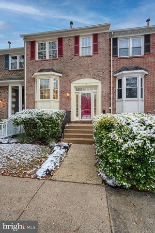 $632,900 | 7 Carriage House Circle, Alexandria, VA 22304