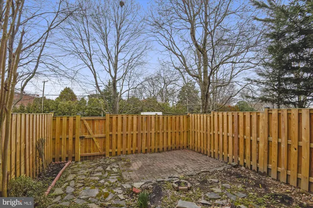 $632,900 | 7 Carriage House Circle, Alexandria, VA 22304