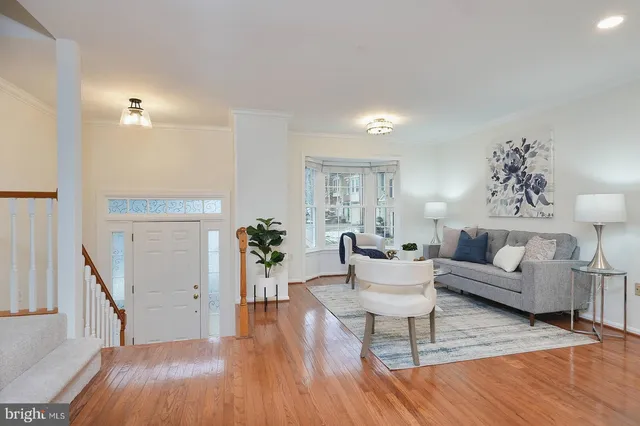 $632,900 | 7 Carriage House Circle, Alexandria, VA 22304