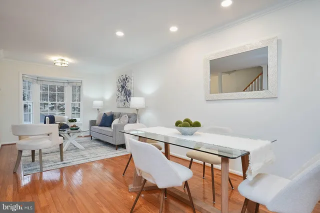 $632,900 | 7 Carriage House Circle, Alexandria, VA 22304