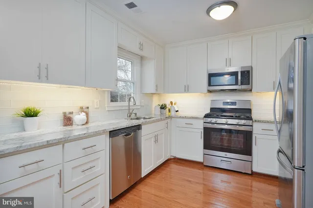 $632,900 | 7 Carriage House Circle, Alexandria, VA 22304