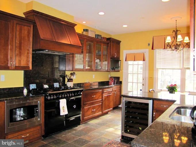 1613 Brookside Road McLean, VA 22101 - Photo 9 of 18 Kitchen