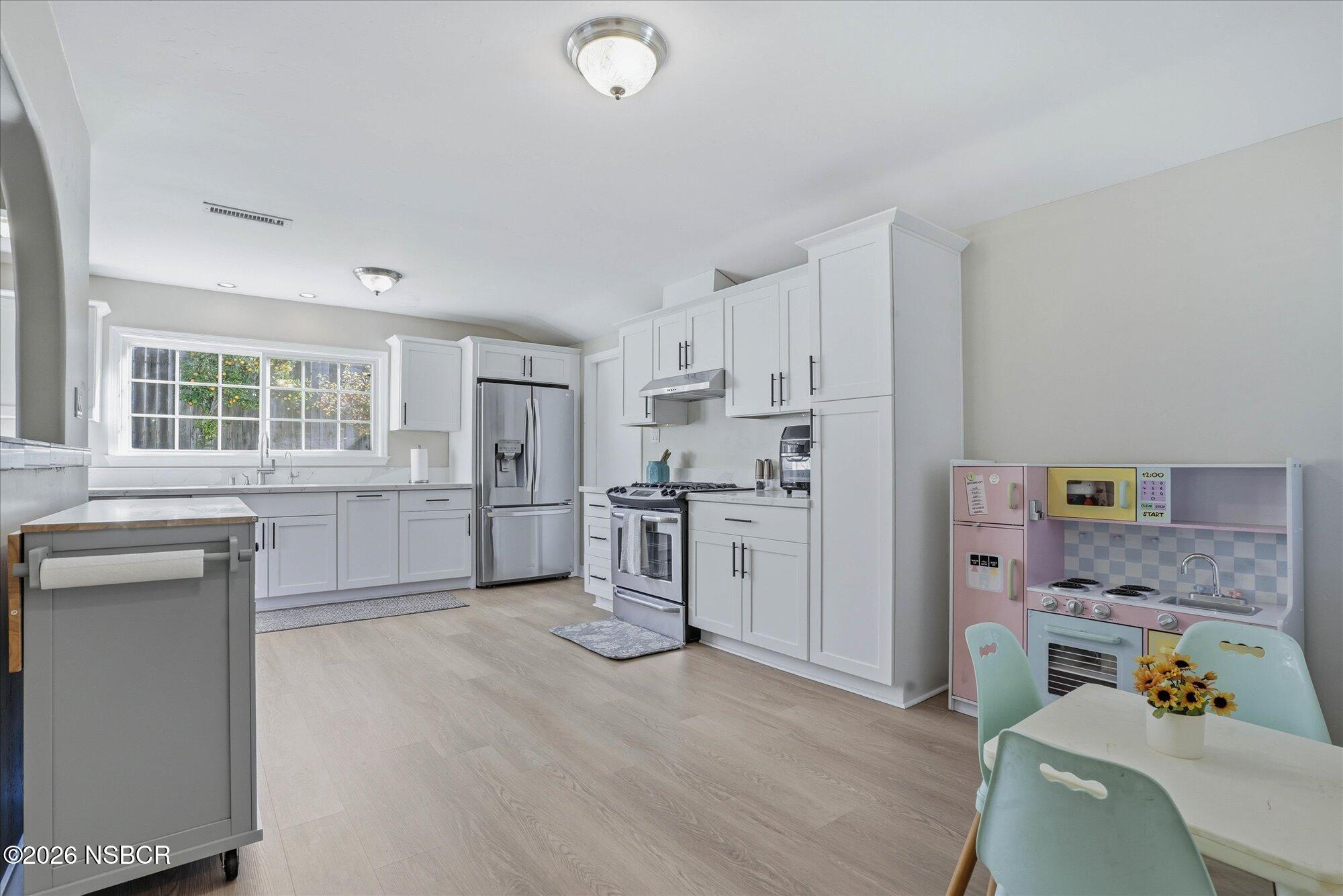 829 Millstone Avenue Santa Maria, CA 93455 - Photo 4 of 26 04-829MillstoneAve_04