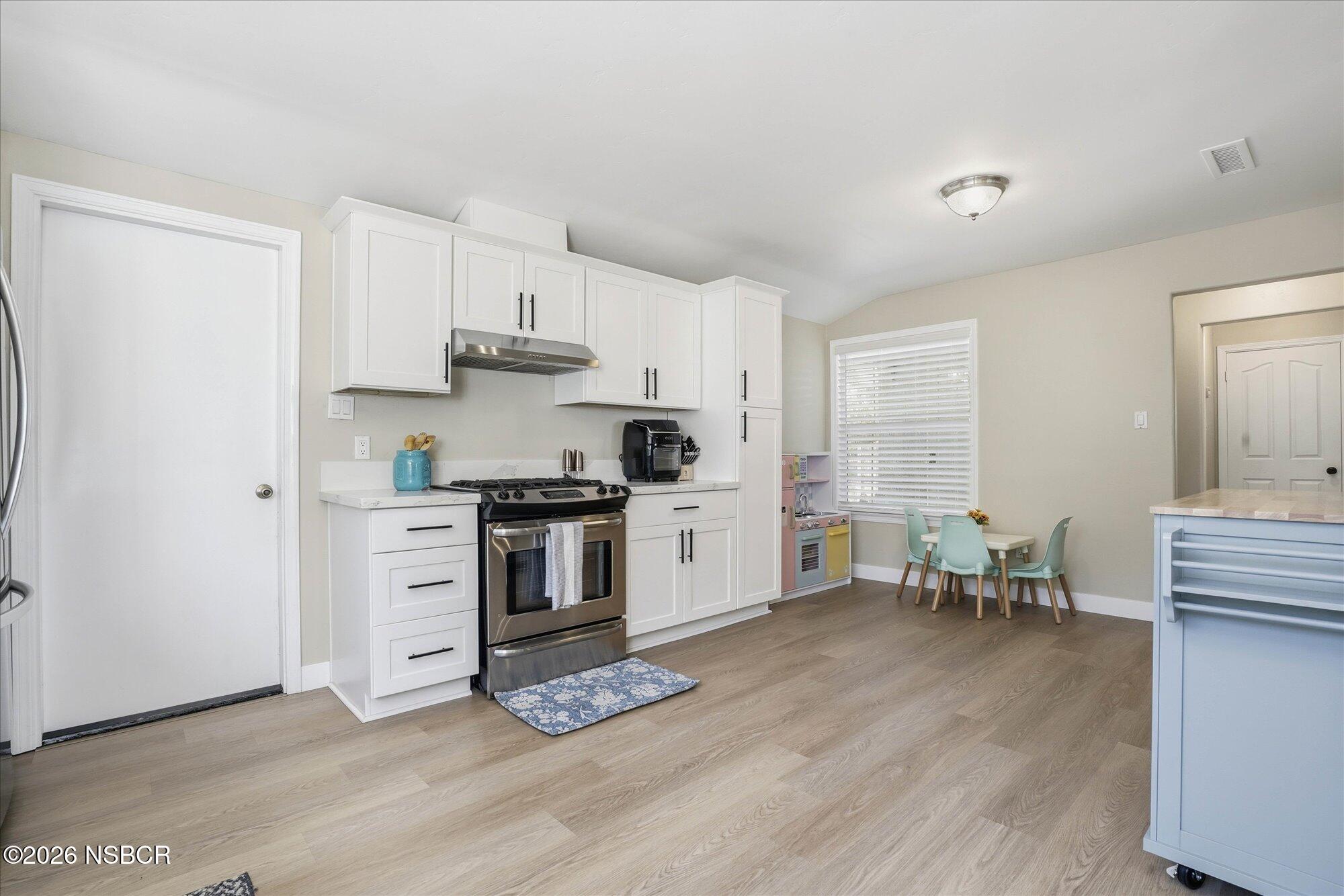 829 Millstone Avenue Santa Maria, CA 93455 - Photo 7 of 26 07-829MillstoneAve_07