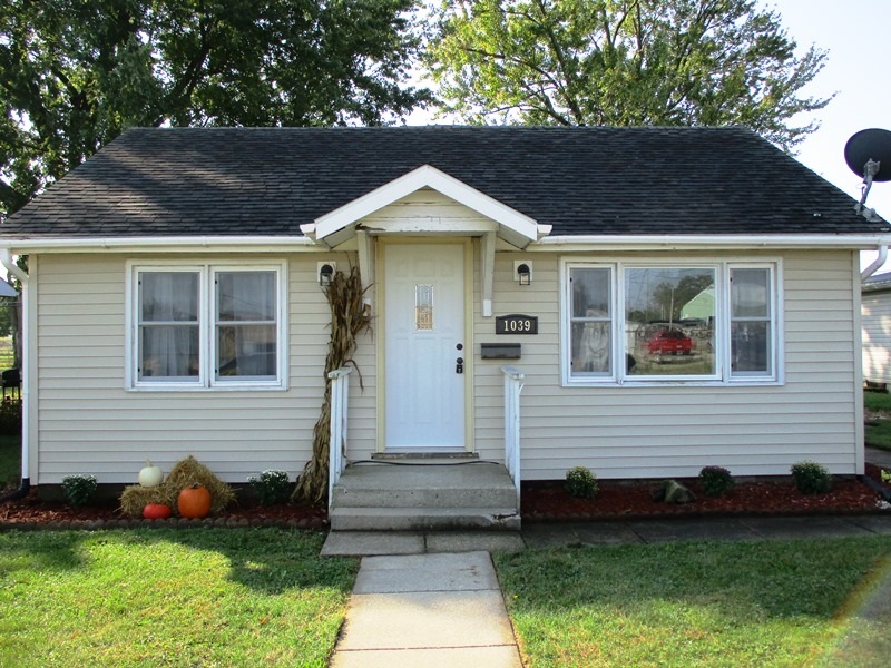 1039 Elm Street Decatur, IN 46733 - Photo 1 of 26