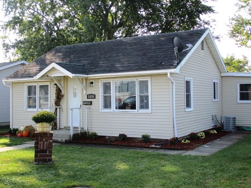 1039 Elm Street Decatur, IN 46733 - Photo 2 of 26