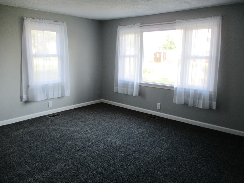 1039 Elm Street Decatur, IN 46733 - Photo 9 of 26