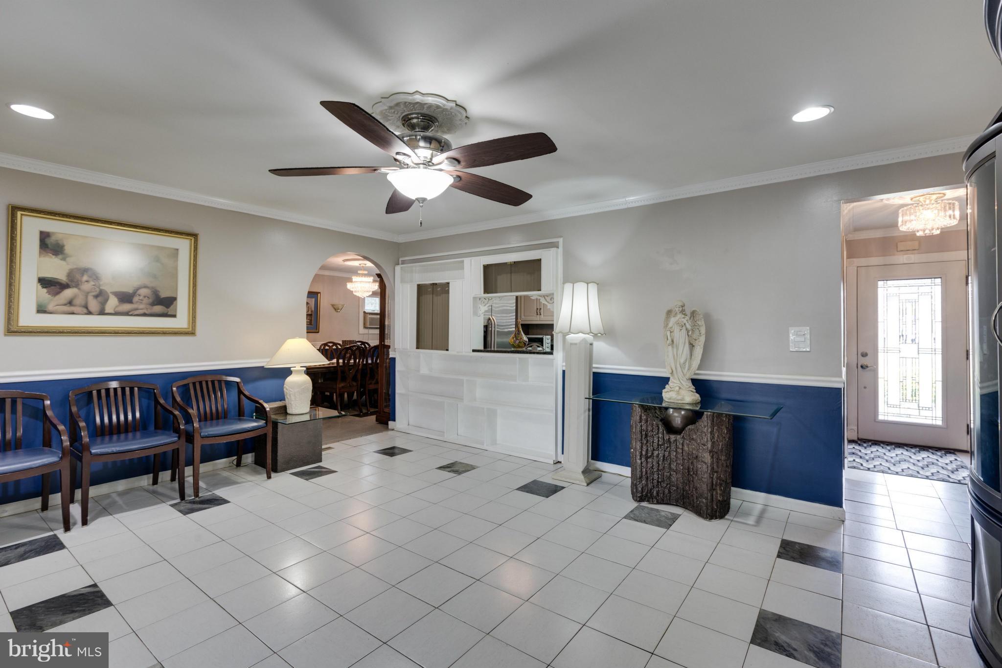 6601 Cimarron Street Springfield, VA 22150 - Photo 14 of 30 Living Room