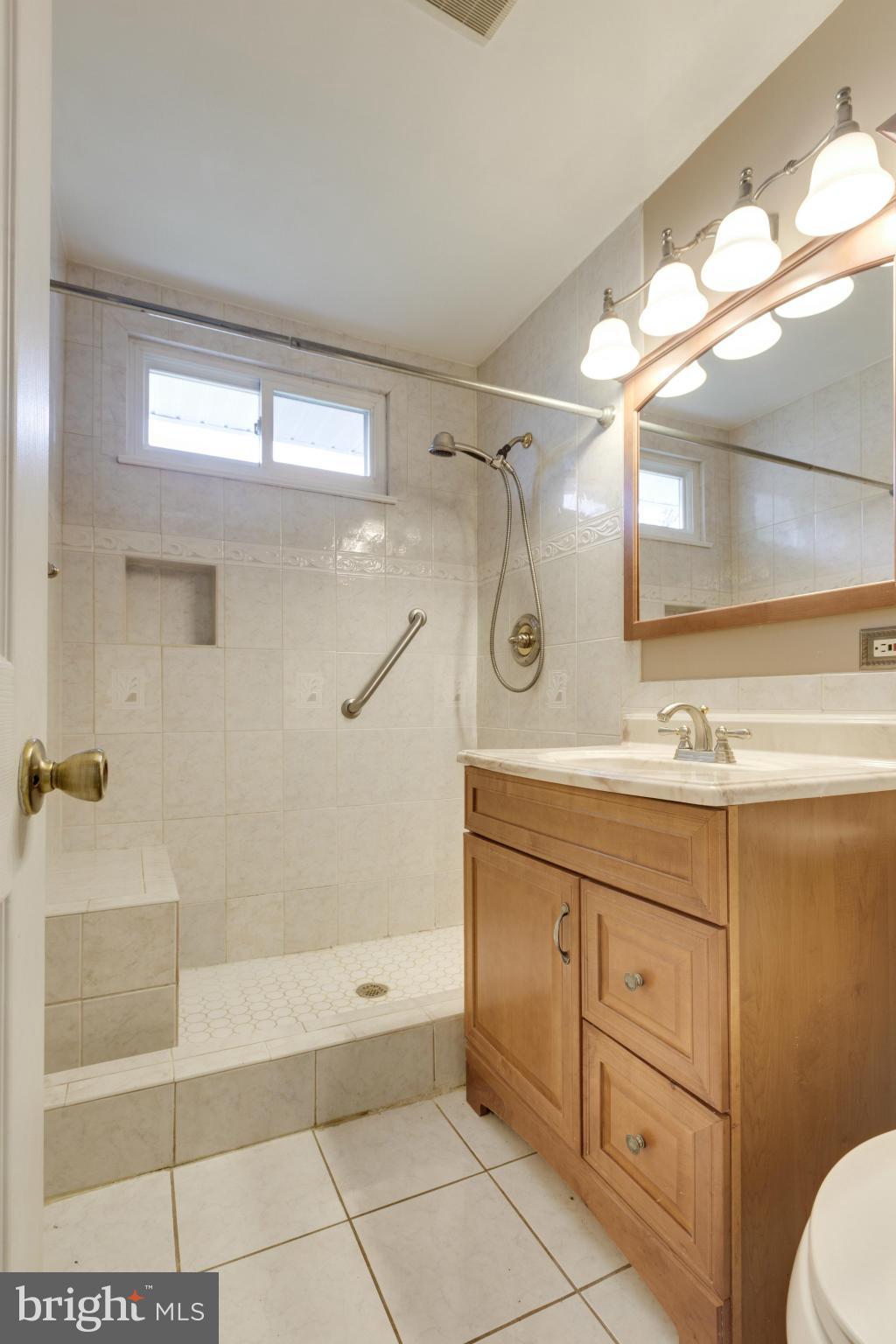 6601 Cimarron Street Springfield, VA 22150 - Photo 16 of 30 Bath