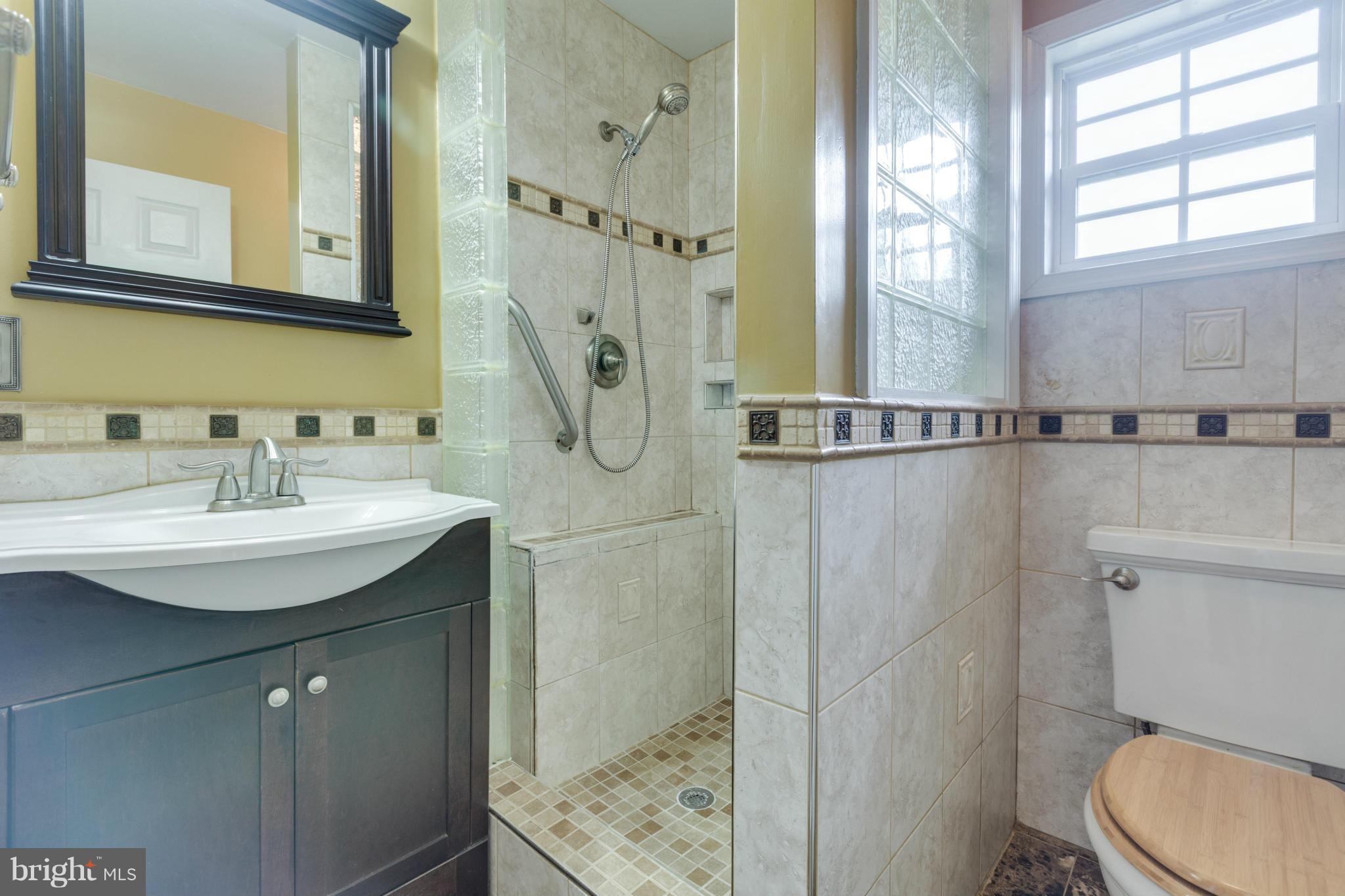 6601 Cimarron Street Springfield, VA 22150 - Photo 21 of 30 Bath (Master)