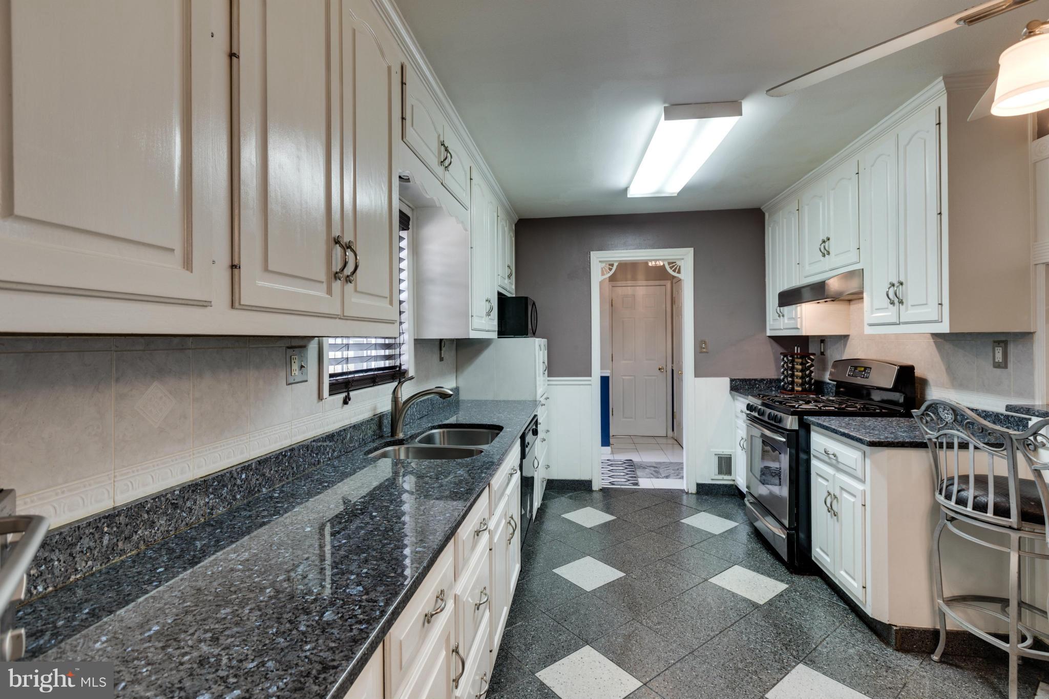 6601 Cimarron Street Springfield, VA 22150 - Photo 9 of 30 Kitchen