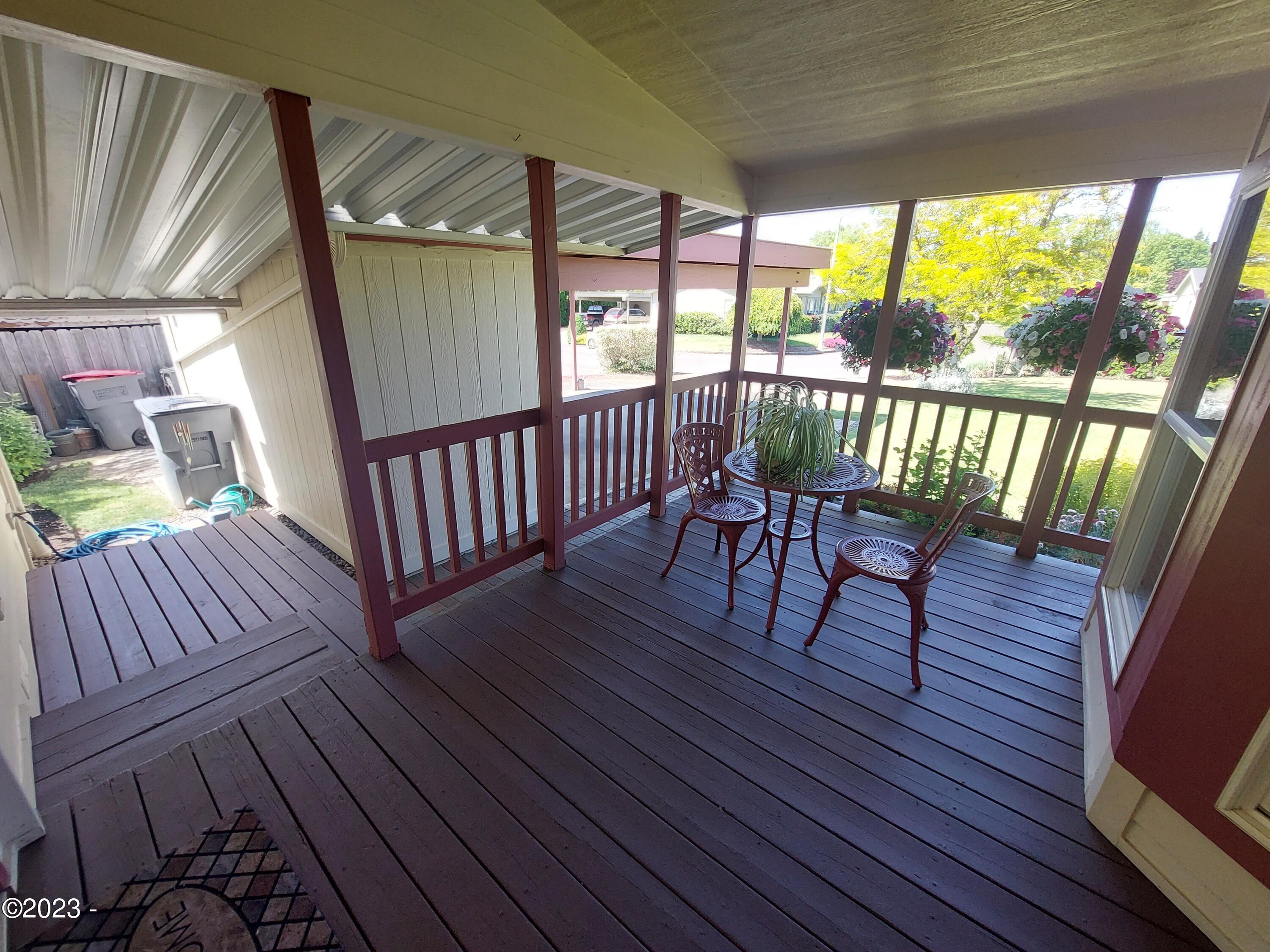655 Northeast Burnett Road McMinnville, OR 97128 - Photo 37 of 44 Covered Deck