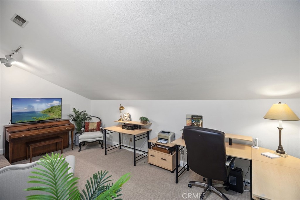 46 Conch Reef Aliso Viejo, CA 92656 - Photo 12 of 35 Added office, bonus room, den or potential third bedroom