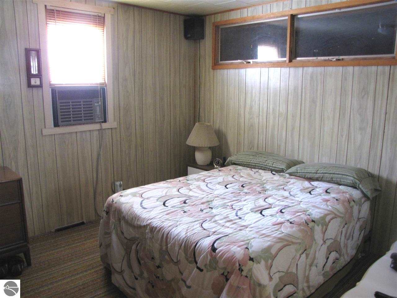 674 Ridge Road Beulah, MI 49617 - Photo 26 of 47 1857955-25.JPG