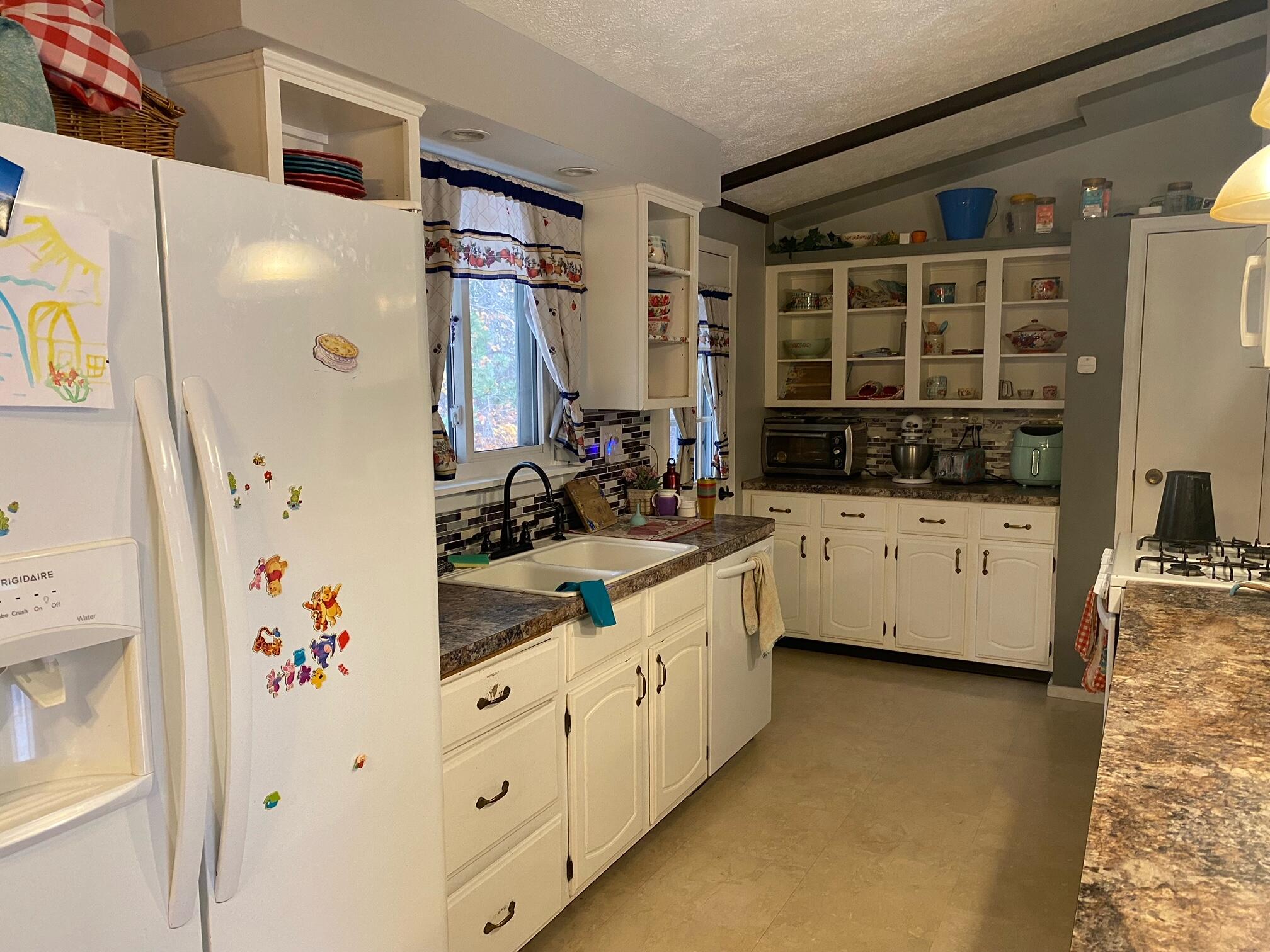 3555 North 23 Road Mesick, MI 49668 - Photo 4 of 35 5