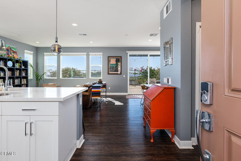 11825 Terra Vista Way, Unit 133 Sylmar, CA 91342 - Photo 3 of 35 11825 Terra Vista #133 004-mls