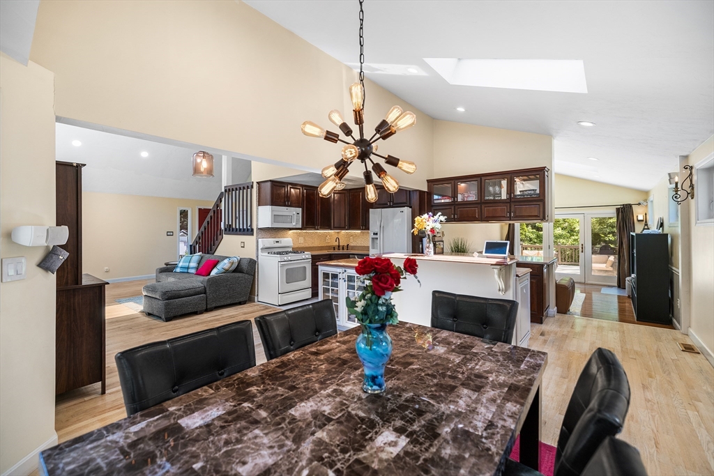 7 Sherborne Circle Ashland, MA 01721 - Photo 5 of 34