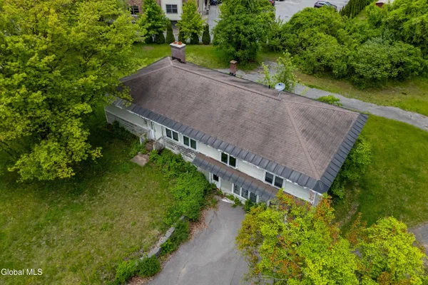 $800,000 | 126 West Avenue, Saratoga Springs, NY 12866