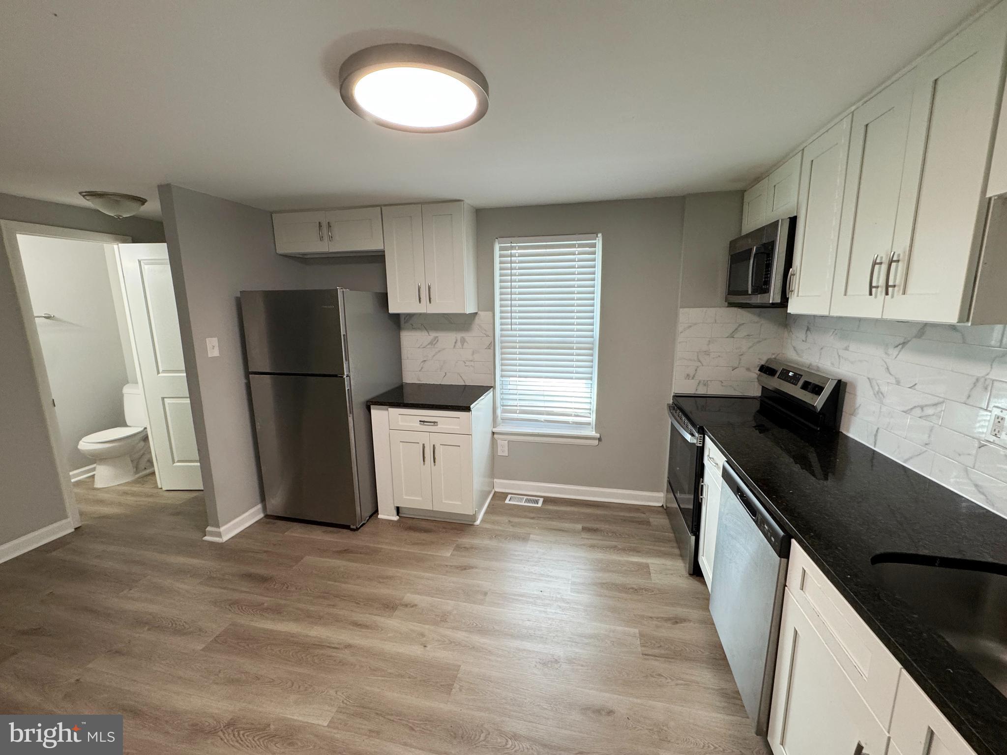 9226 Throgmorton Road Baltimore, MD 21234 - Photo 5 of 30 kitchen