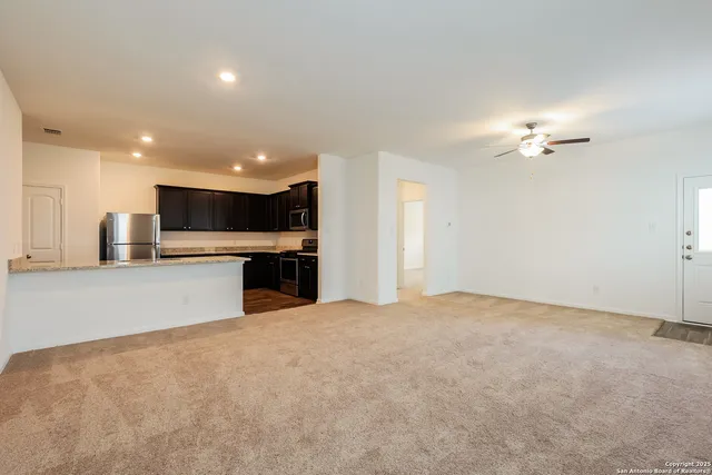 $1,945 | 818 Shady, New Braunfels, TX 78132