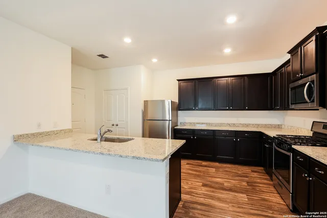 $1,945 | 818 Shady, New Braunfels, TX 78132