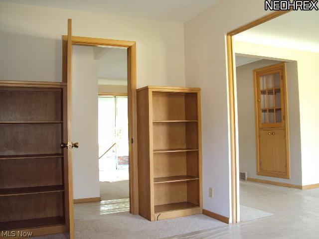 6534 Longridge Road Cleveland, OH 44124 - Photo 5 of 20
