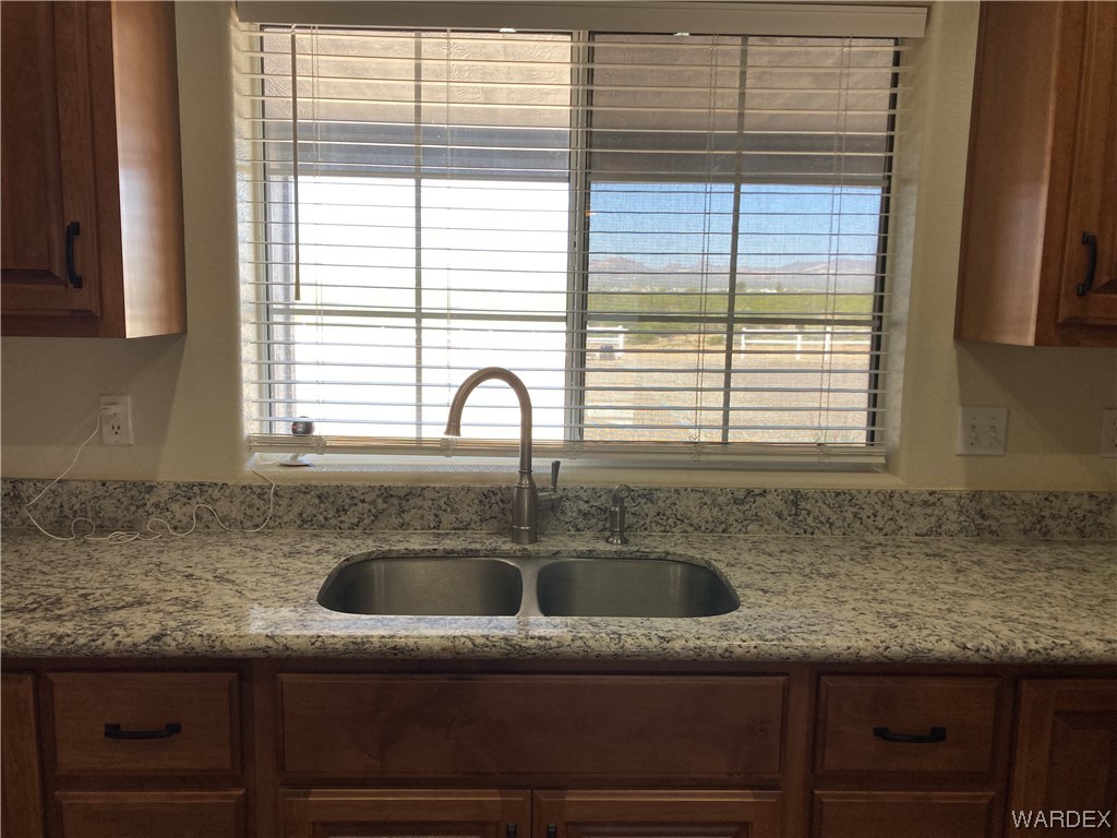 990 South La Osa Road Golden Valley, AZ 86413 - Photo 13 of 91