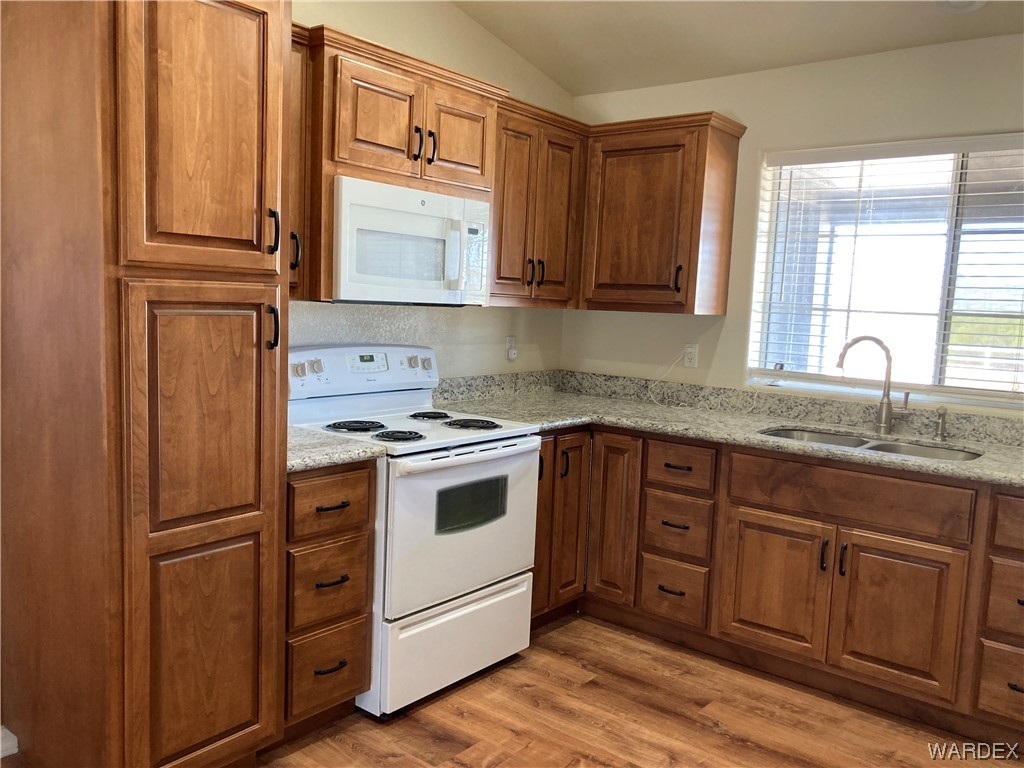 990 South La Osa Road Golden Valley, AZ 86413 - Photo 15 of 91