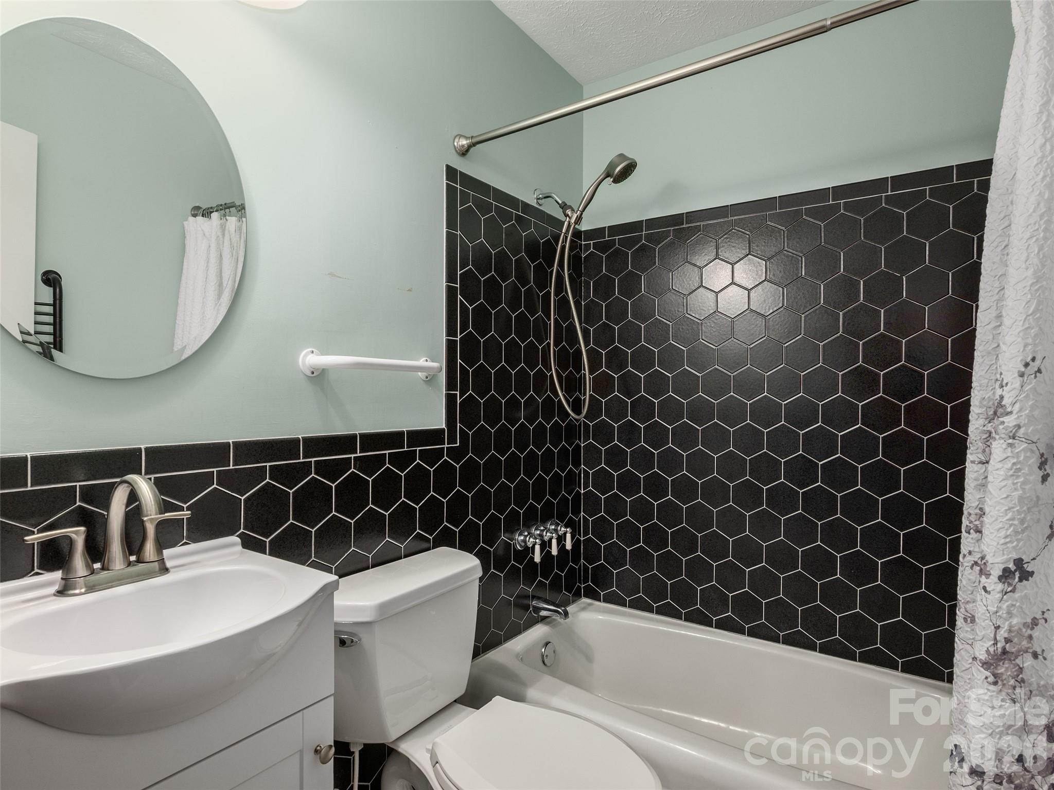623 Owensby Road Hendersonville, NC 28792 - Photo 22 of 36 Gallery Image 22