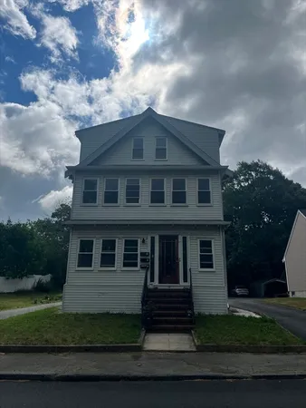 $2,200 | 92 East Water Street, Unit 3, Taunton, MA 02780