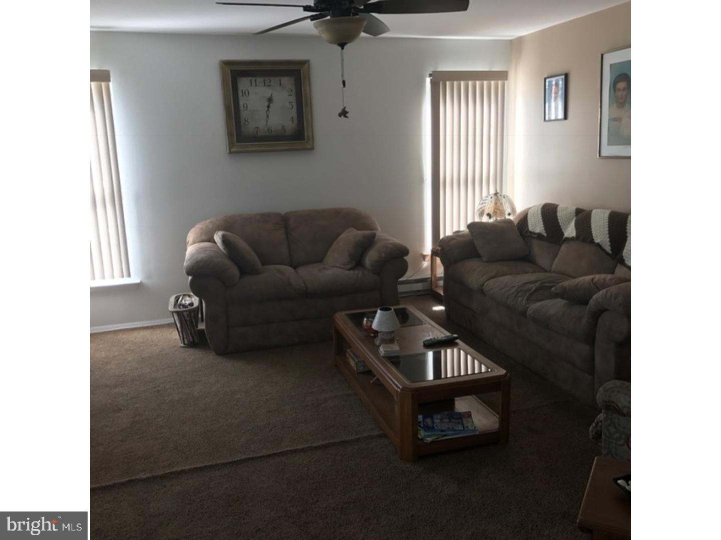 28 Windsor Road Southampton, NJ 08088 - Photo 7 of 23 Living Room