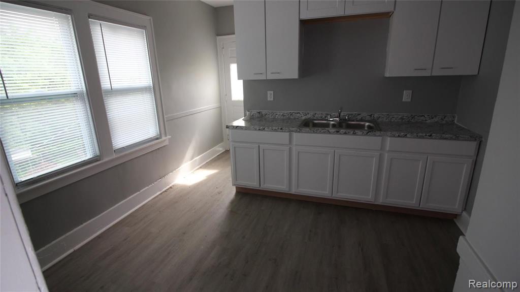 5529 Nottingham Road Detroit, MI 48224 - Photo 7 of 13