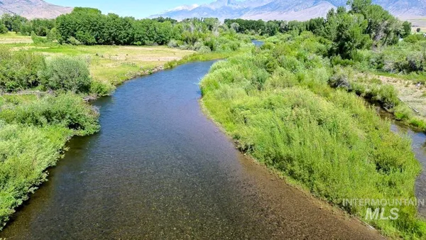 $525,000 | 4237 Summit Drive, Mackay, ID 83251