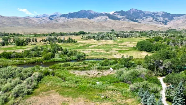 $525,000 | 4237 Summit Drive, Mackay, ID 83251