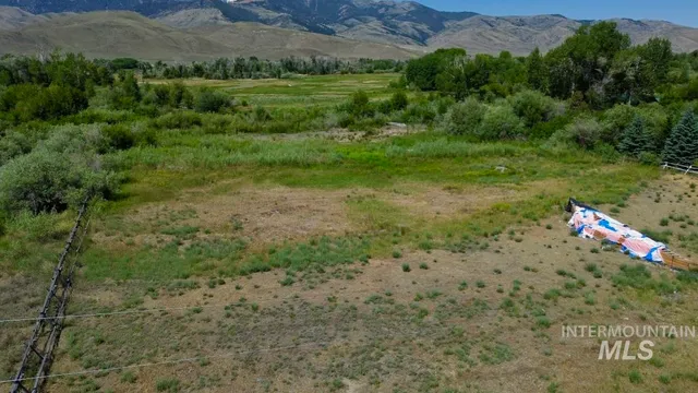 $525,000 | 4237 Summit Drive, Mackay, ID 83251