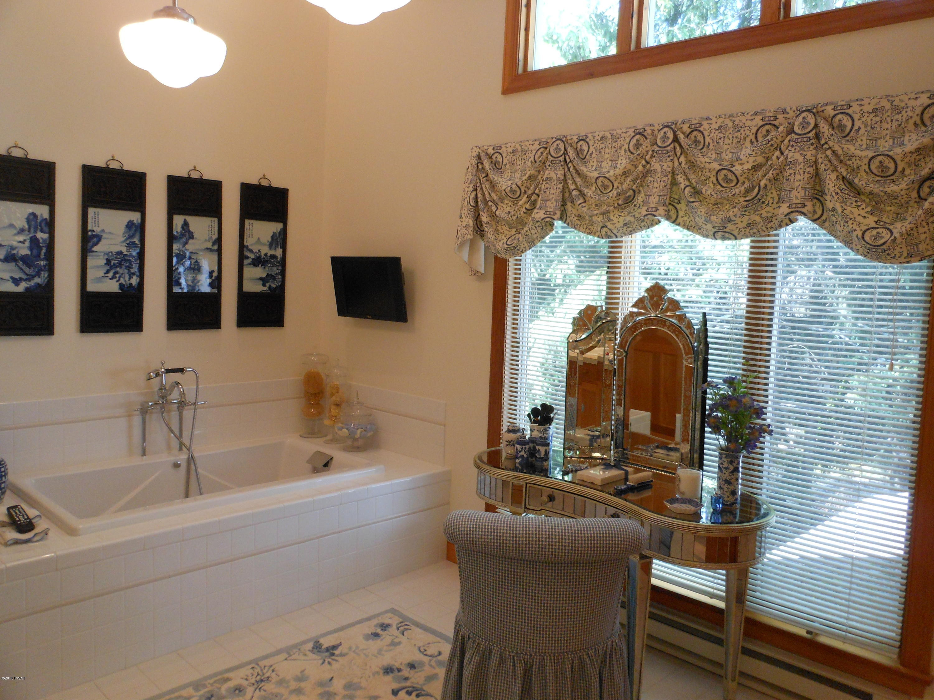 117 Heron Bay Road Hawley, PA 18428 - Photo 37 of 63