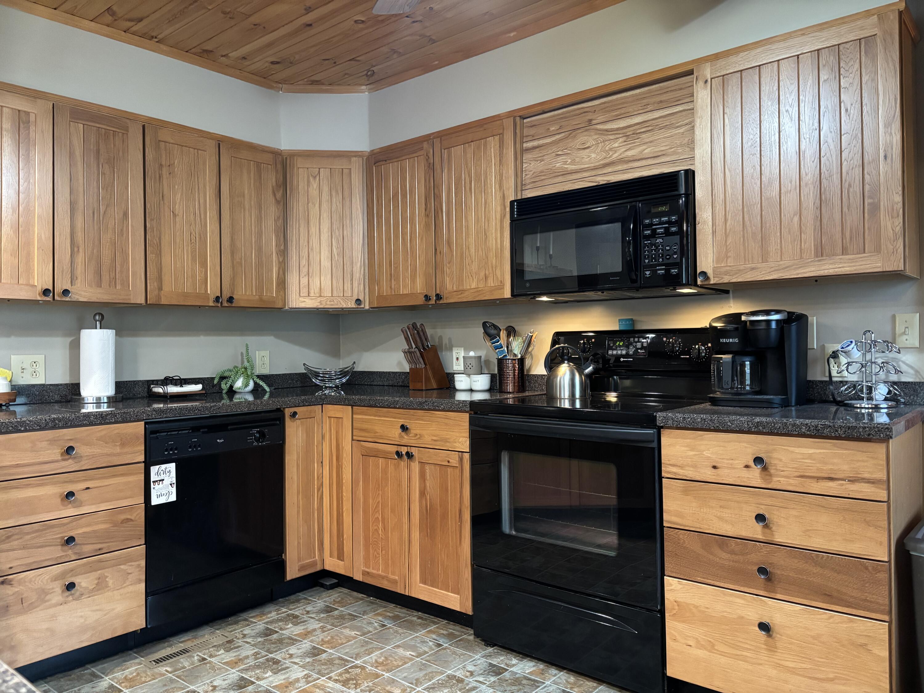 49 Algonkin Road Jim Thorpe, PA 18229 - Photo 8 of 45 kitchen